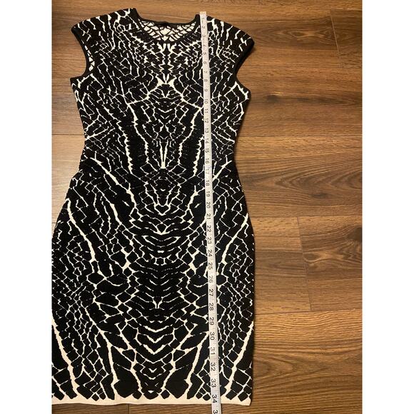 EUC RVN alligator reptile print dress sz: M - Picture 9 of 10